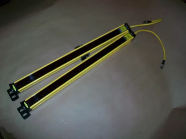 Banner EZ Screen Light Curtain Set SLSCE30-450P8  SLSCR-450P8