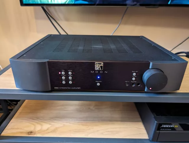 Moon by Simaudio  250i UK integrated amplifier - CHEAPEST PRICE EVER!