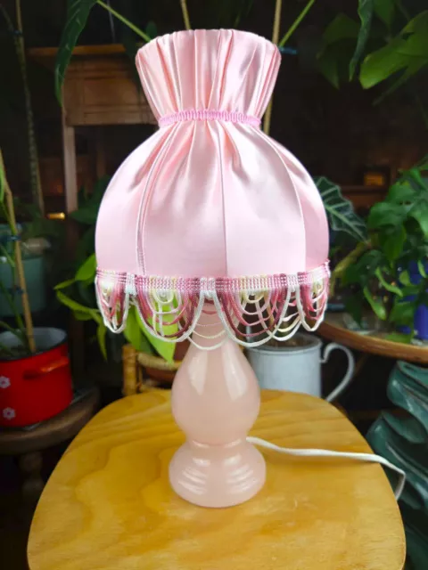 Lampe de chevet rose, pied en albâtre rose, TBE jamais utilisée, fonctionne