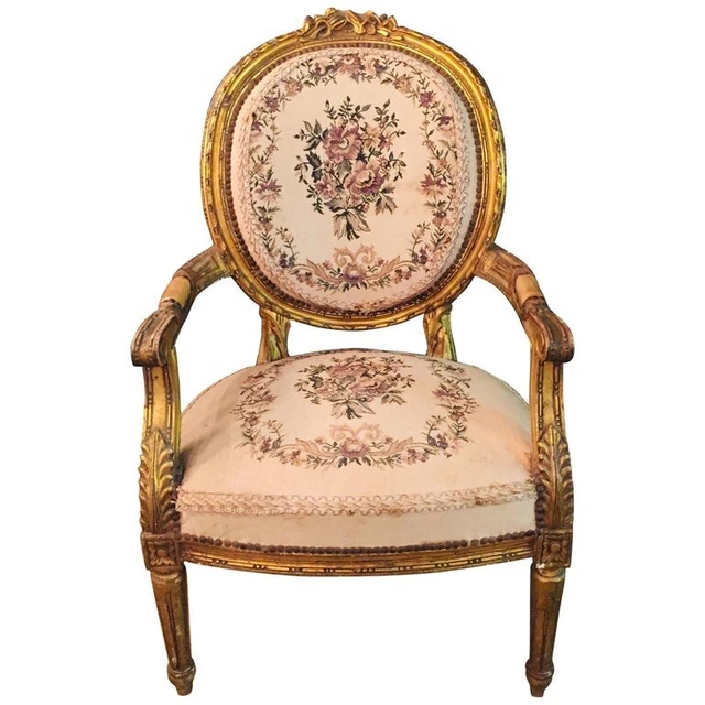 Q' Sessel aus Gobelin stoff im Antiken Louis Seize Stil aus vergoldeter Buche