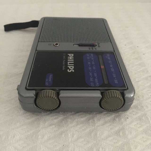 PHILIPS - Radio Portable Philips - D1442 LW/MW/FM - Bon État Général 3