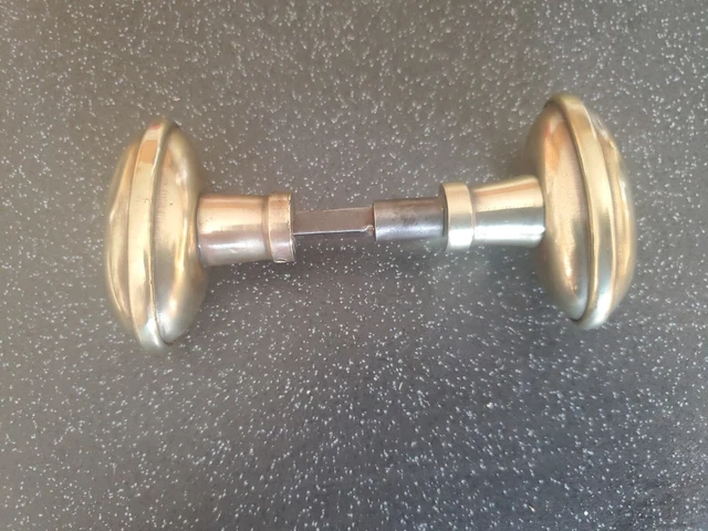 2 Anciennes Poignées de porte ovales en laiton carré de 6mm