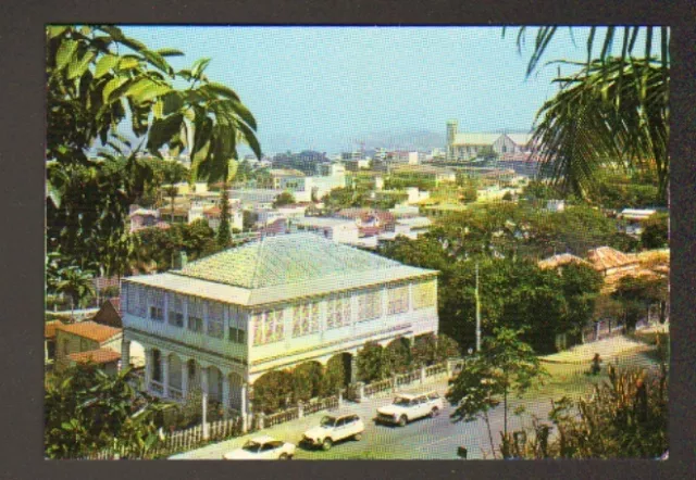 Noumea (Nouvelle Caledonie) Citroen Diane & Peugeot 404, Villas & Vieille Maison