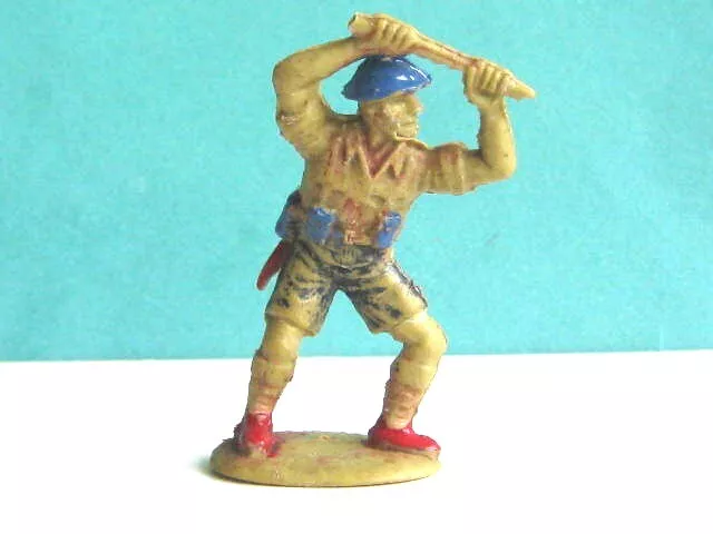 1 x CHARBENS TOYS 1960's. WWII BRITISH 8th ARMY INFANTRY 54mm PLASTIC SOLDIER ..