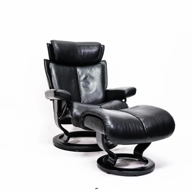 Fauteuil De Relaxation Et Repose-pieds Ekornes Stressless En Cuir Avec Table %c3%a0 Ordinateur Pivotante Norv%c3%a8ge