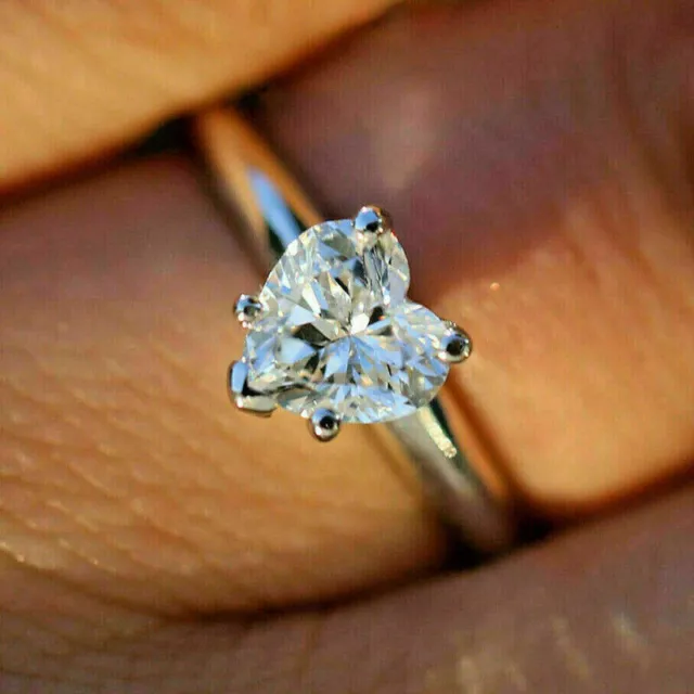 Anillo de compromiso con solitario de diamante simulado de talla corazón de...