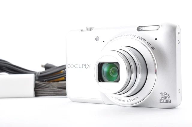 NIKON COOLPIX S6400 Compact Digital Camera Junk Condition
