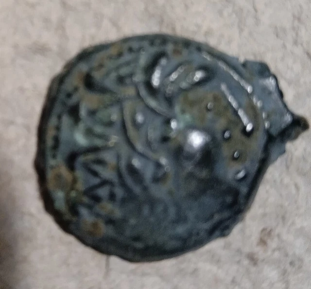 Carnutes bronze à l'aigle et à la croisette et pentagramme  monnaie gauloise