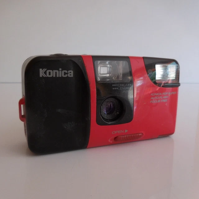Appareil photo argentique point and shoot Konica
