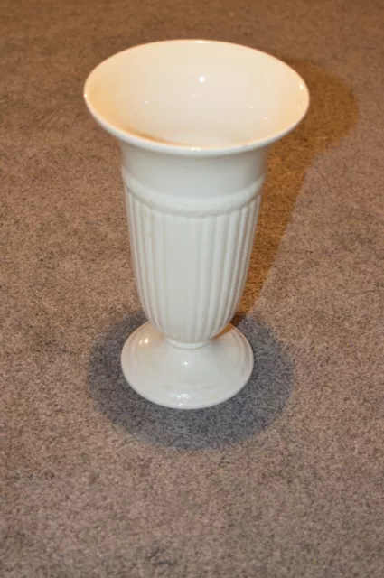 Wedgwood Etruria & Barlaston Cream Ribbed Mantle Trumpet Vase