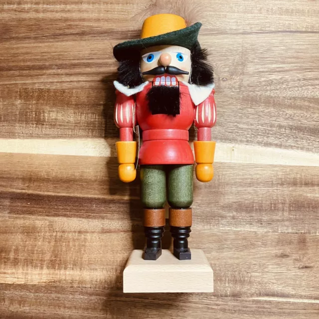 Christian Ulbricht Nutcracker Musketeer, Missing Sword