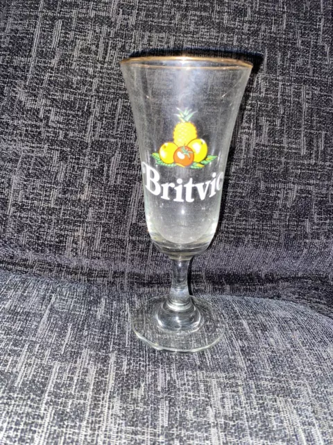 https://www.picclickimg.com/lnUAAOSwZo9lXlB3/Britvic-Vtg-Retro-Glass-Fruit-Juice-Stem-Glass.webp