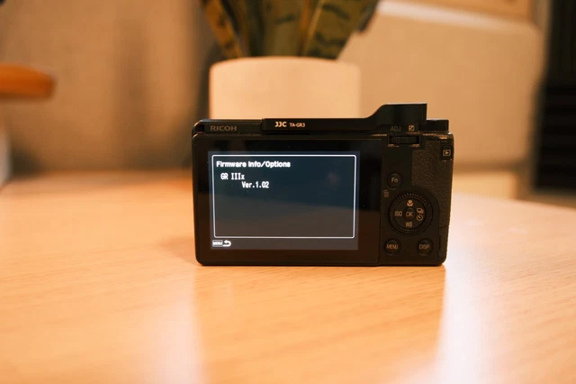 Ricoh GR IIIx Digital Camera - Black (26.1mm f/2.8 GR Lens) 3