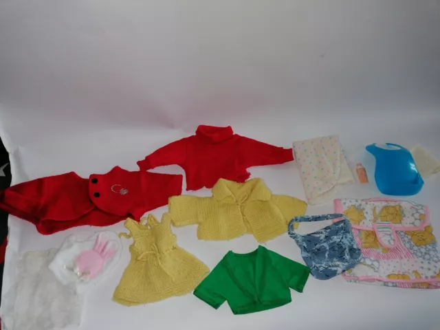 LOT DE VETEMENT ACCESSOIRES VINTAGE POUPEE, 11 pièces variées dont Pull Pluminis