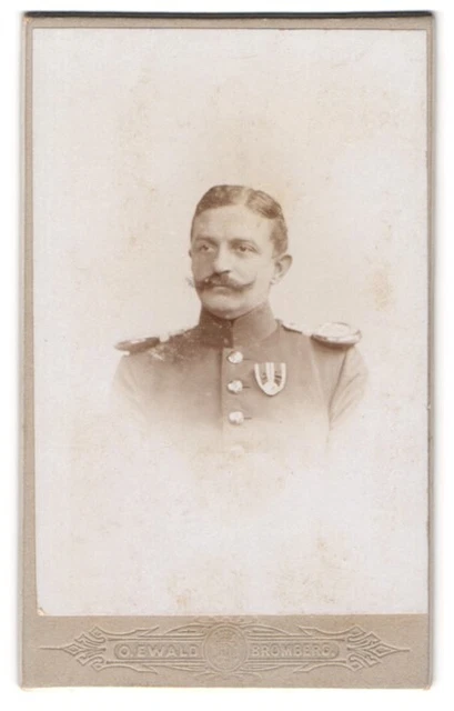 Fotografie O. Ewald, Bromberg, Portrait Soldat in Uniform Gren. 2. PA. Nr. 3 mi