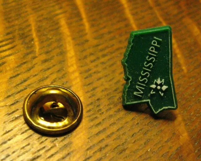 Mississippi Magnolia Vintage Lapel Pin - Hospitality State USA Travel Souvenir