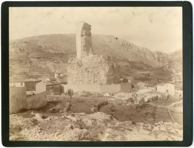 France, La Turbie, les ruines romaines de la tour d&#039;Auguste vintage albumen