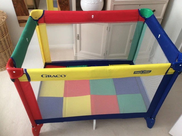 Graco travel cot colourful 2025