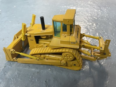 CONRAD 7.BM-36 PLANIERRAUPE METALLMODELL CATERPILLAR CAT D 10 1:50 - 