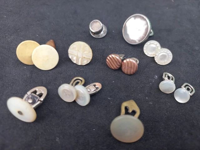 Boutons De Manchettes Anciens (lot De 2) - Blancs Dorés, Effet Nacre, Style Militaire, Occasion