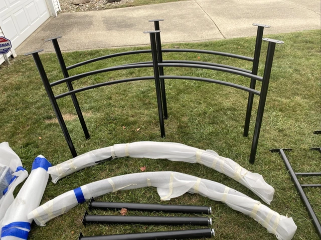 Restaurant Cue Rail