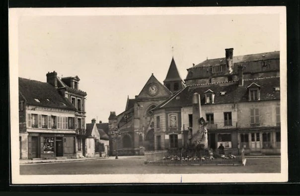 CPA Mouy, La Place et le Monument, L'Eglise