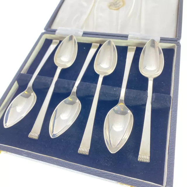 Sterling Silver Boxed Set of 6 Grapefruit Spoons Hallmarked Sheffield 1942 2