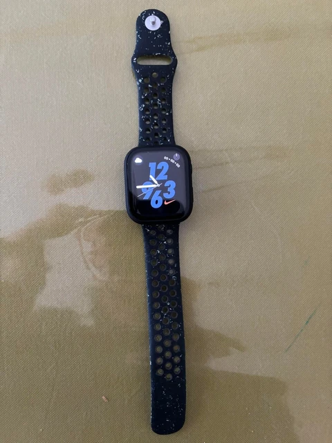 Apple Watch Series 9 Aluminium - 45mm - Bracelet Nike M/L comme neuf