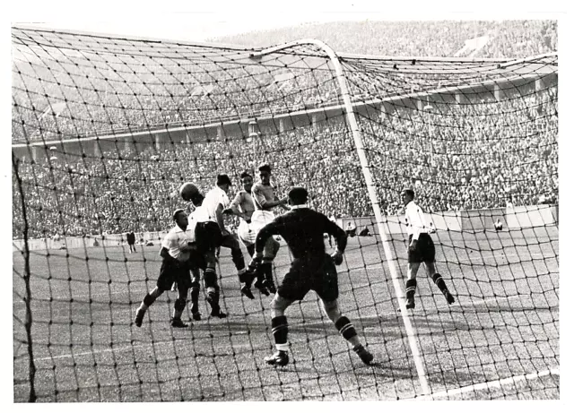 Gold Medal Soccer Italy v Austria 1936 Olympic Summer Games orig Collector Card