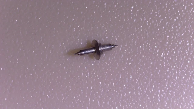 Axe De Balancier 724 Pour Montre LIP T013 - Pièce Détachée Neuve - Fabriqué En France