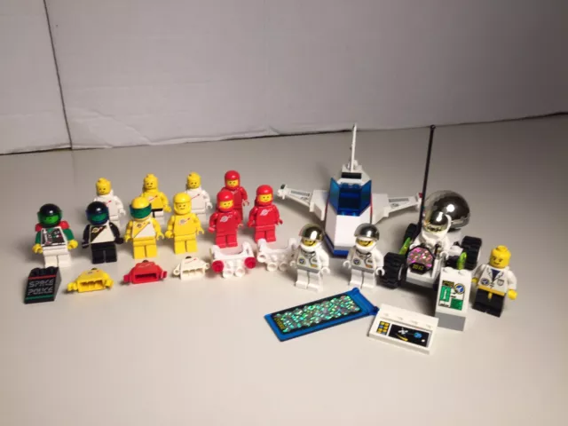 Vintage Lego Space Astronauts Minifigures Lot Plus 6463 & 6465