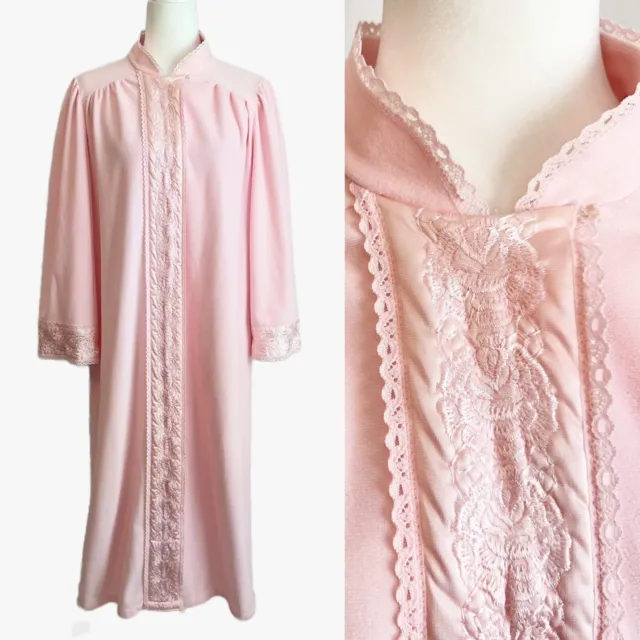 Vintage Vandemere Light Pink Lace Floral Embrodered Housecoat Robe Medium Fleece