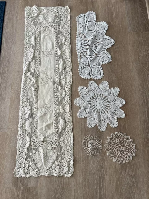 Large Lot of 5 Vintage Doilies In Various Sizes Ivory, White Good Condition.