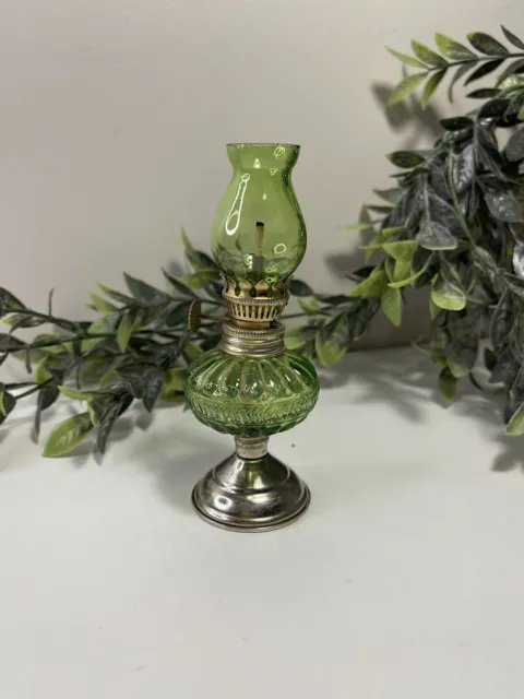 Petite Lampe à Pétrole Vintage - Miniature - Verte - Toupie en Verre