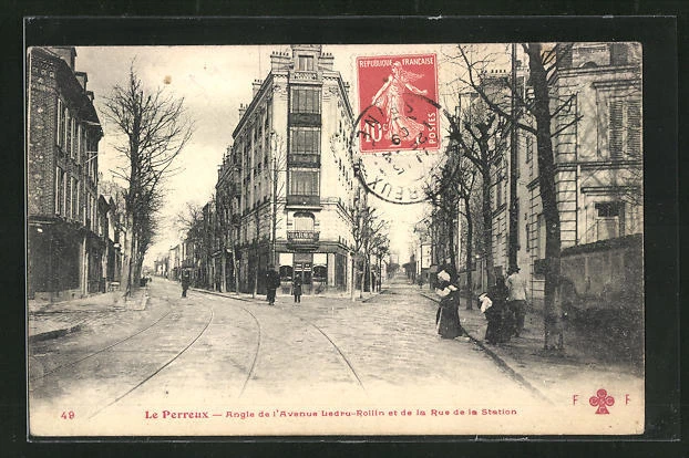 CPA Le Perreux, Angle de l´Avenue Ledru-Rollin et de la Rue de la Station 1909