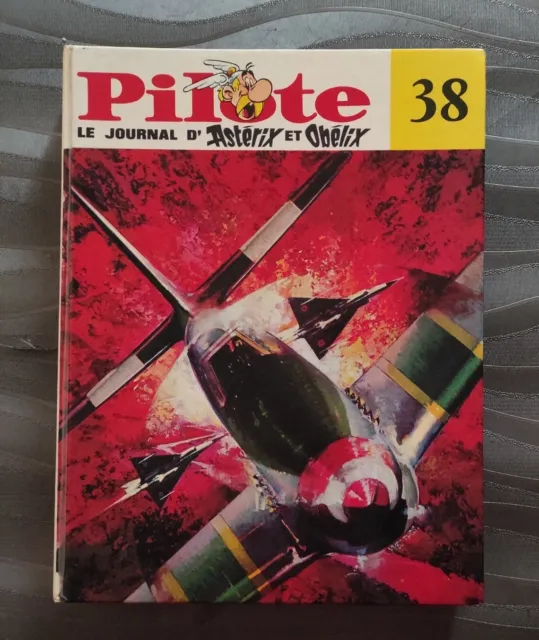 Recueil du Journal Pilote album N°38 complet avec pilotorama et publicité 1967