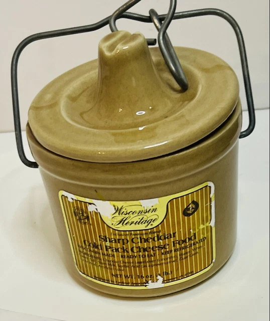 VINTAGE WISCONSIN HERITAGE Crock Sharp Cheddar Cheese With Bale Latch