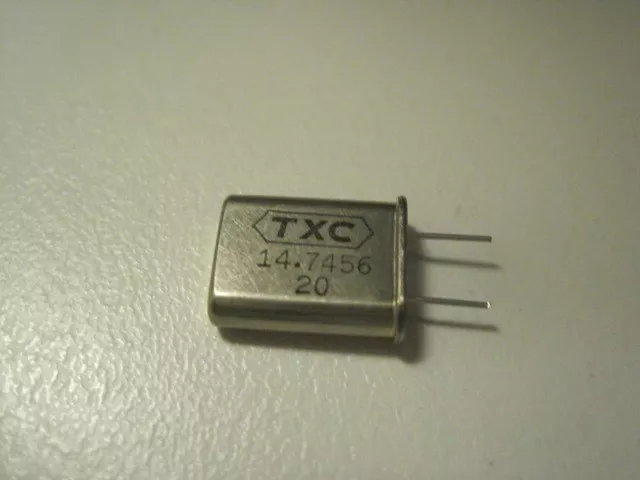 1pcs  QUARTZ - CRISTAL    14.7456Mhz   TMX (HC49U)