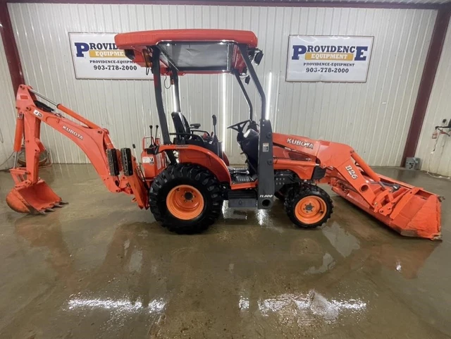 2009 Kubota B26 Orops 4X4 Loader Backhoe Tractor