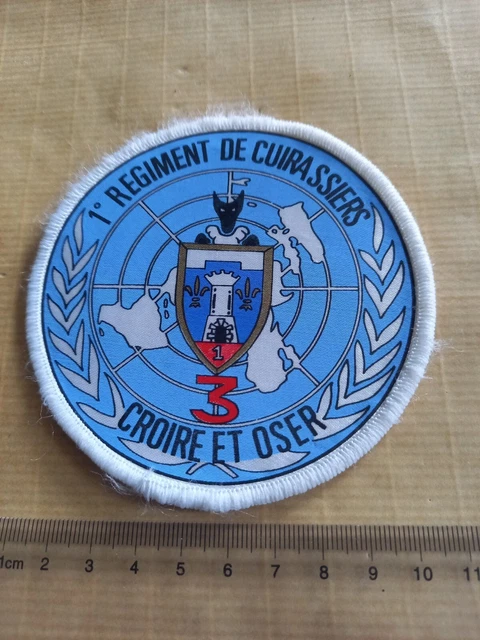 Insigne Original De Char Pour Vétérans Du 1er Régiment De Cuirassiers (1940) - Cavalerie Française