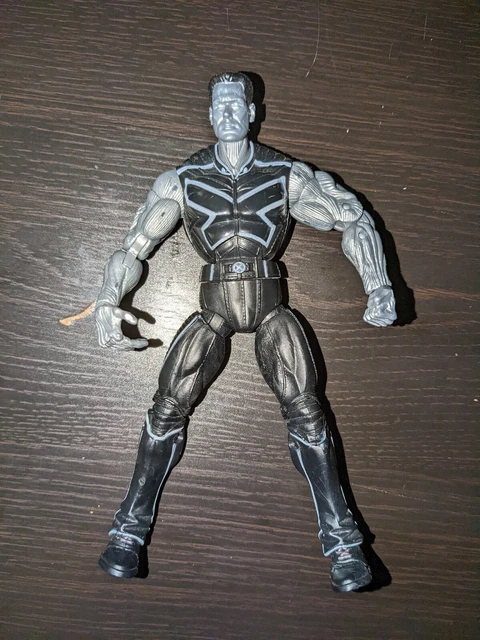 Marvel Legends Colossus- X-Men Last Stand Figurine 7' in. Marvel Legends Colossus- X-Men Last Stand Figurine 7' in.