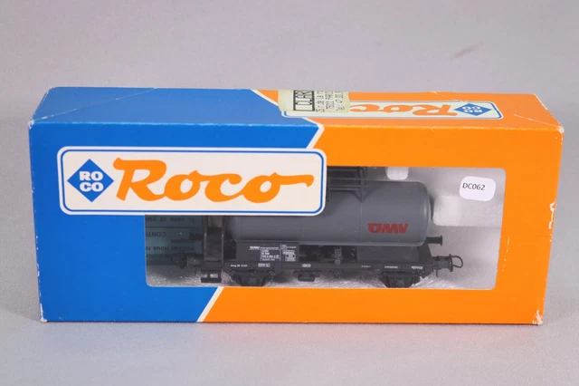 Set de deux wagons citerne BP / Tank wagons BP, OBB, N