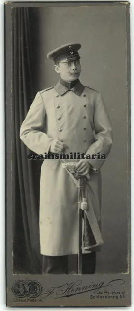 Orig. Foto CDV Portrait Offizier m. Schwert Degen Säbel in PLÖN 1907