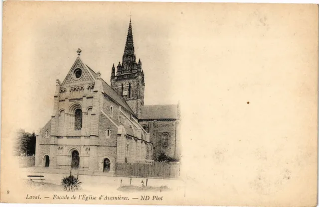 CPA Laval-Facade de l'Église d'Avesnieres (186846)