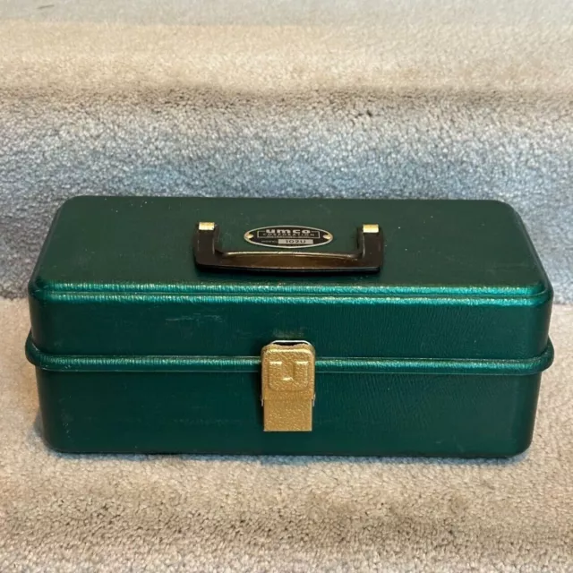VINTAGE UMCO 102U Green Fishing Tackle Box with Two Trays - Rare Beauty  $79.99 - PicClick