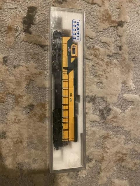 Kato N Scale GE C44-9W 176-3301 C&N #8626