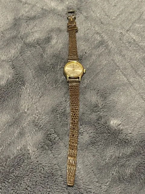 Woman’s 1970’s Vintage Timex Gold Tone Watch With Pebbled Leather Straps Quartz