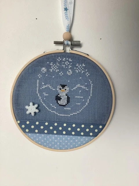 Kit broderie point de croix - Petite souris et son écharpe - Ava