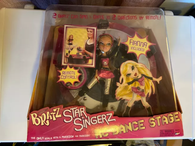 Bratz Doll  Bratz Star Singerz RC Dance Stage and Fiana Doll NEW IN MINT RARE