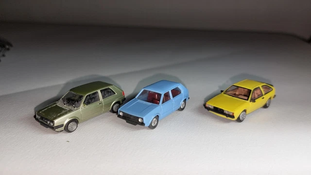 MICROMINIATURE NOREV HO 1/87 RENAULT 4CV Beige Clair EXCELLENT ÉTAT EUR